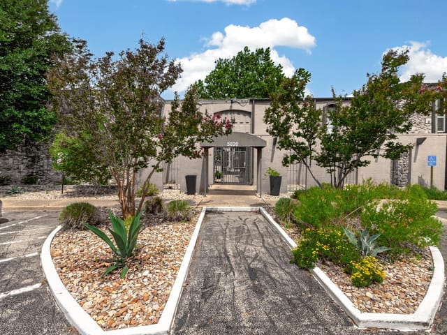 5820 Berkman DR Unit #120