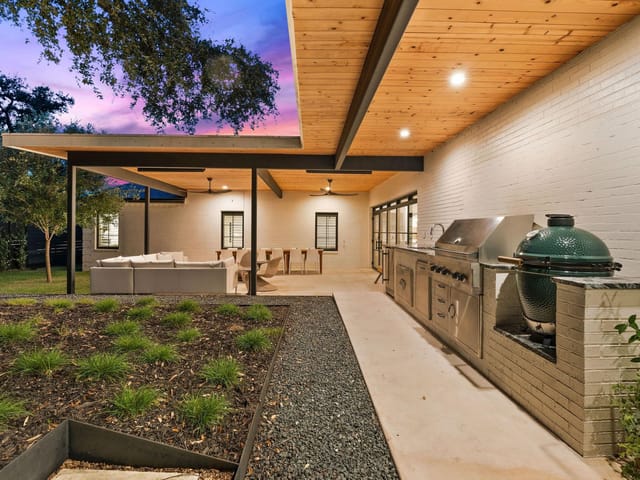 5823 Trailridge DR