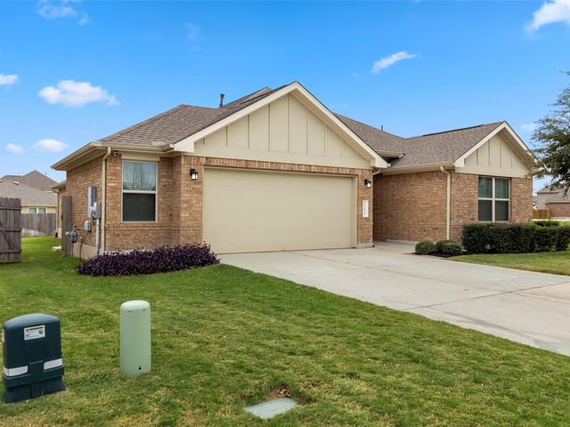 5831 Carrara Pass