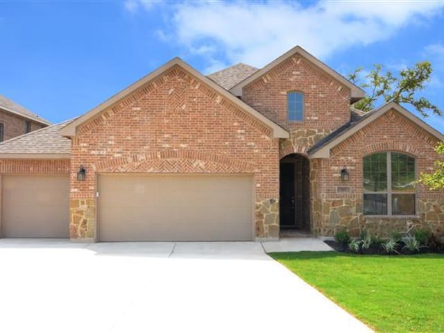585 Catalina Ln