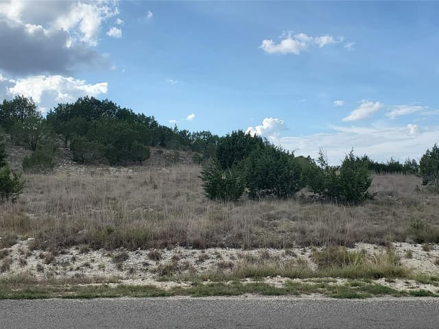 588 Balcones Ridge Way