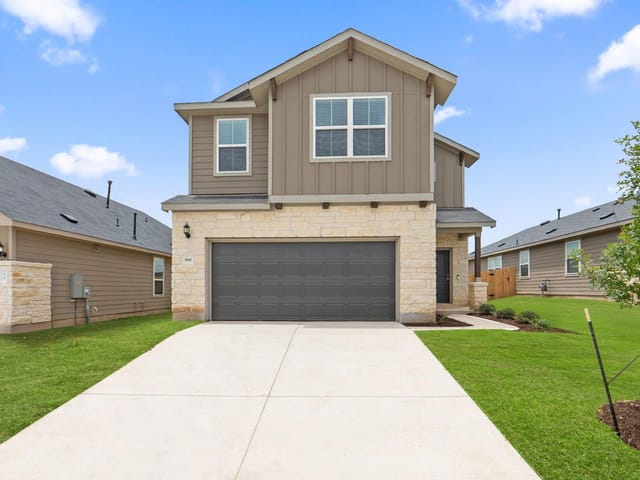 590 Rubber Tree WAY