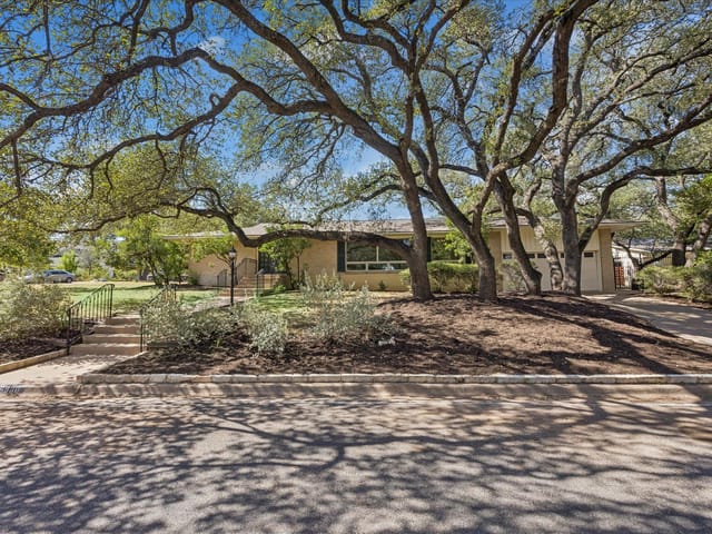 5900 Overlook DR