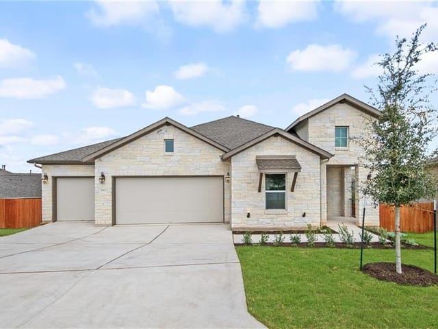 5903 Alamosa Clearing DR