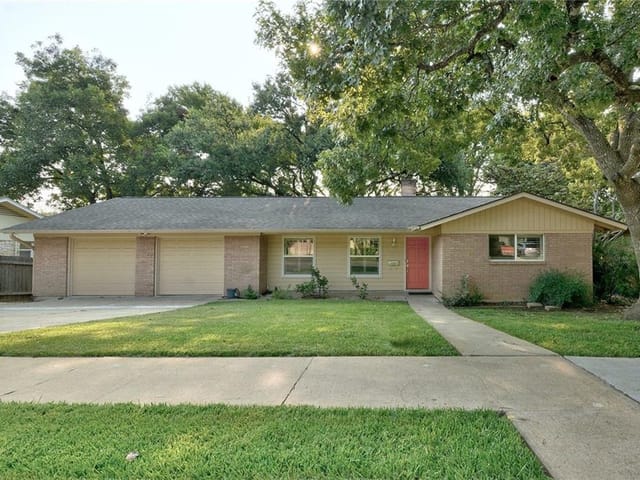 5905 MARILYN Ln