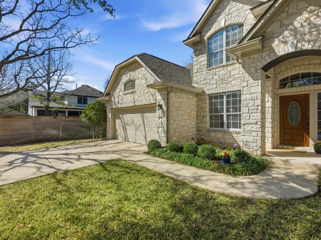 5905 Republic Of Texas BLVD