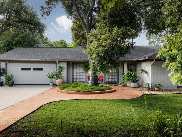 5907 Bullard Dr