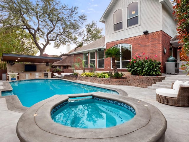 5908 Back Bay Ln