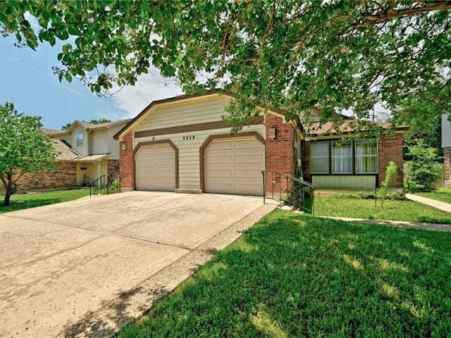 5910 Parkwood Dr