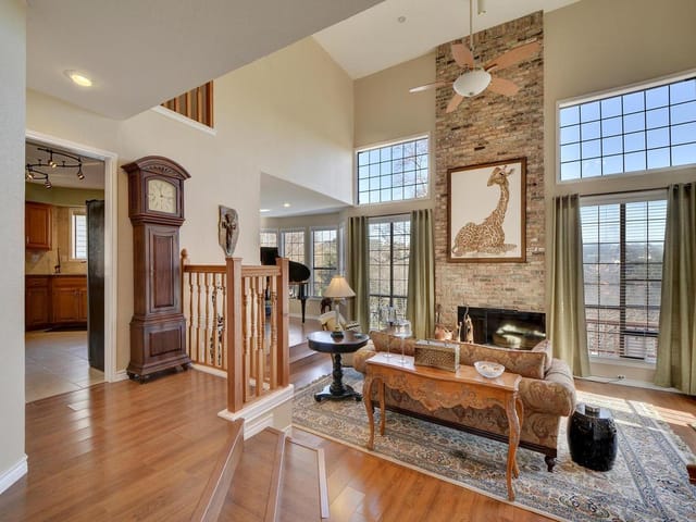 5911 Lookout Mountain Dr