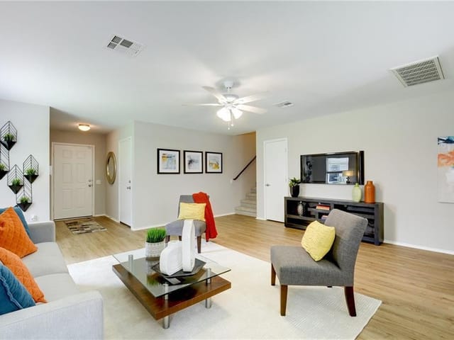5912 Chantsong Ct