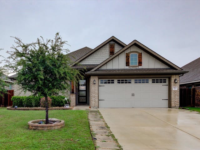 5913 Agostino Dr