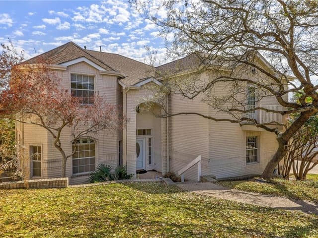 5913 Mountain Villa Dr