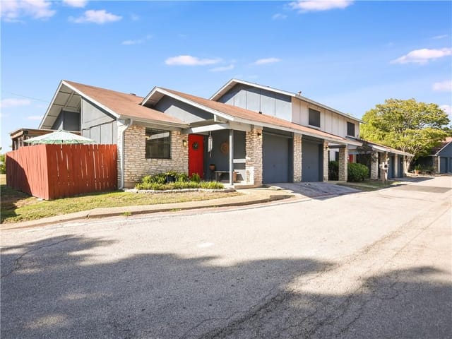 5914 Hidden Valley Trl