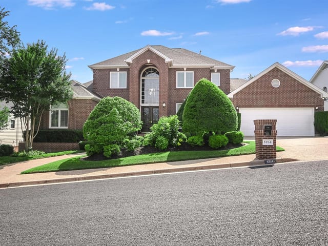 5914 Mountain Villa Dr
