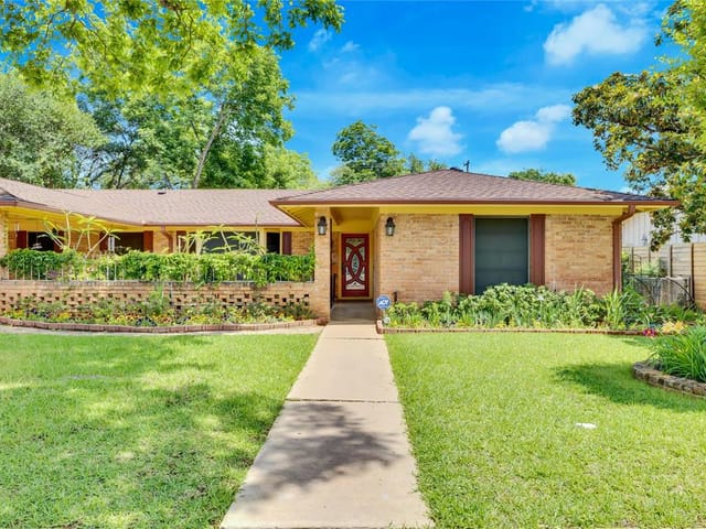 5916 Fairlane Dr