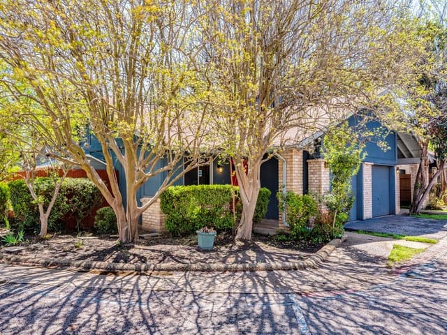 5917 Hidden Valley Trl