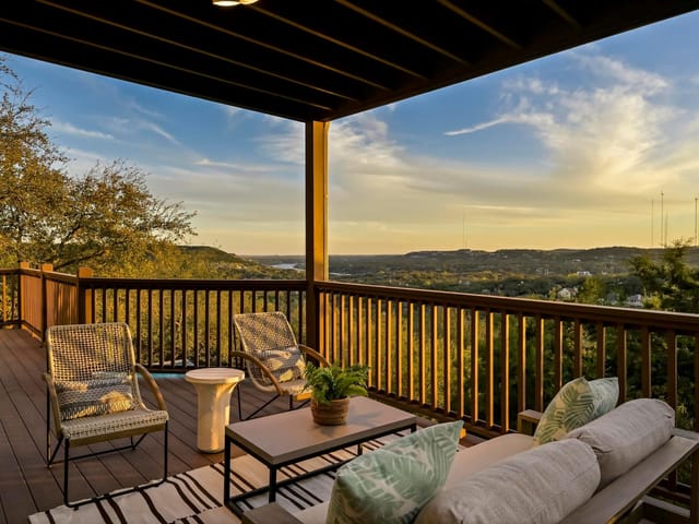 5918 Mountain Villa DR
