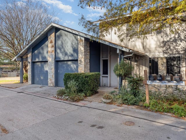 5920 Hidden Valley Trl