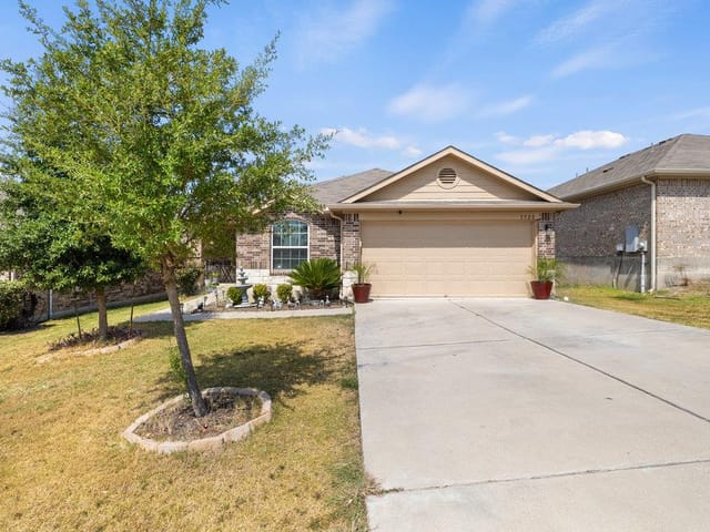 5920 Montrelia Dr