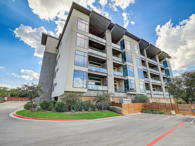 5921 Hiline Rd Unit #1204