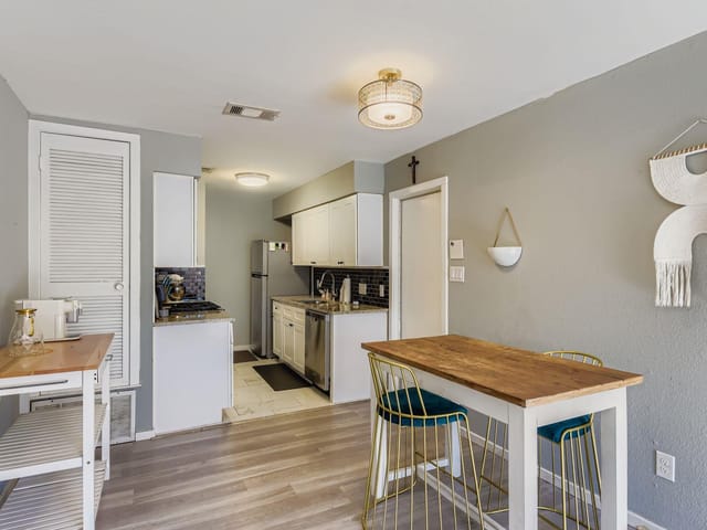 5922 Little Creek Trl