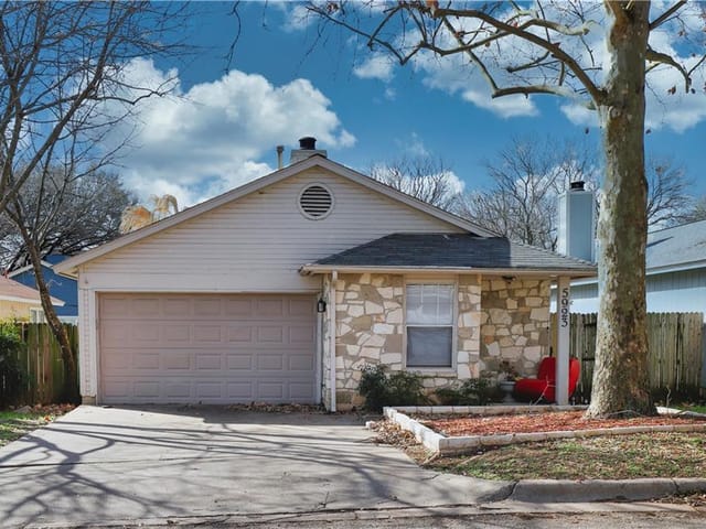 5923 Green Acres