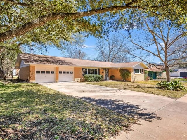 5926 Fairlane Dr
