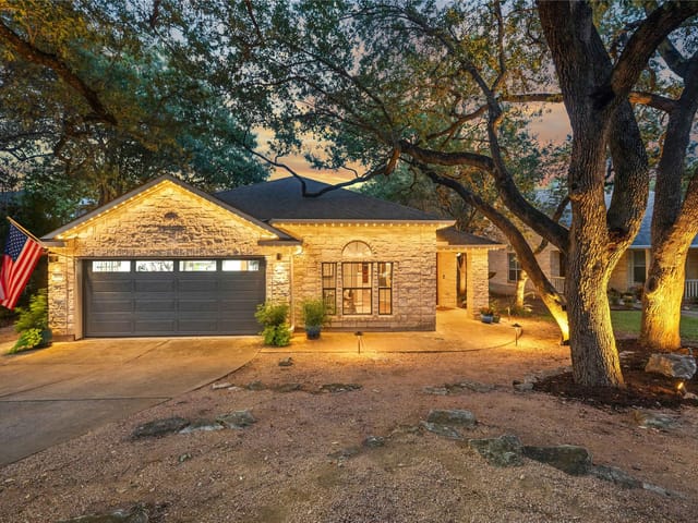 5935 Salcon Cliff DR