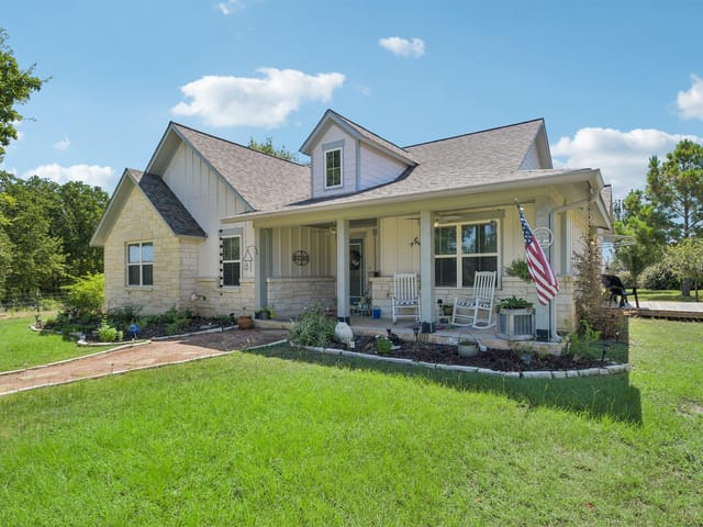 596 Pleasant Grove LOOP