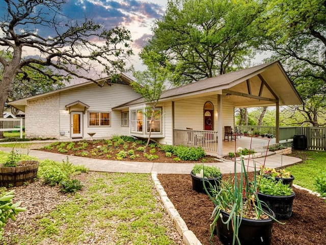 6 Concord Cir