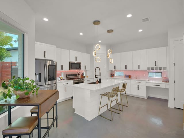600 Blackson Ave Unit #1