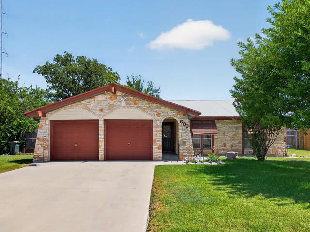 600 E Central DR