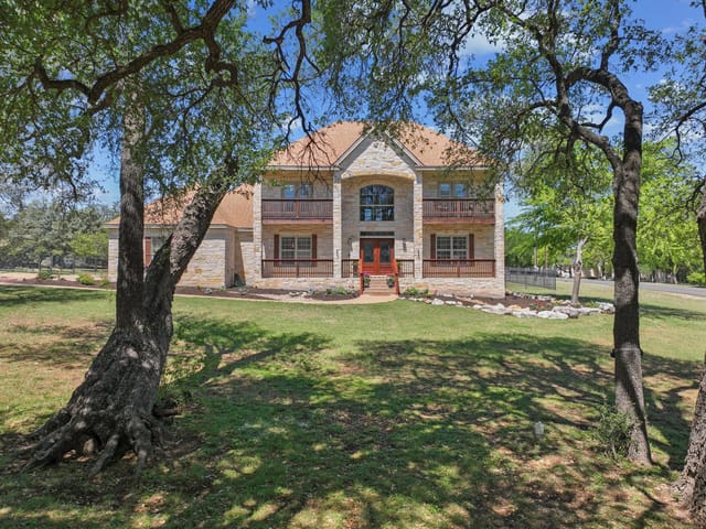 600 Lake Side Cv