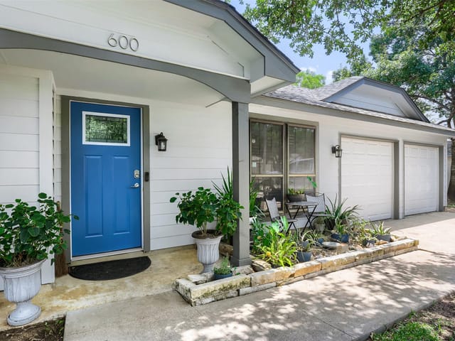 600 Live Oak DR