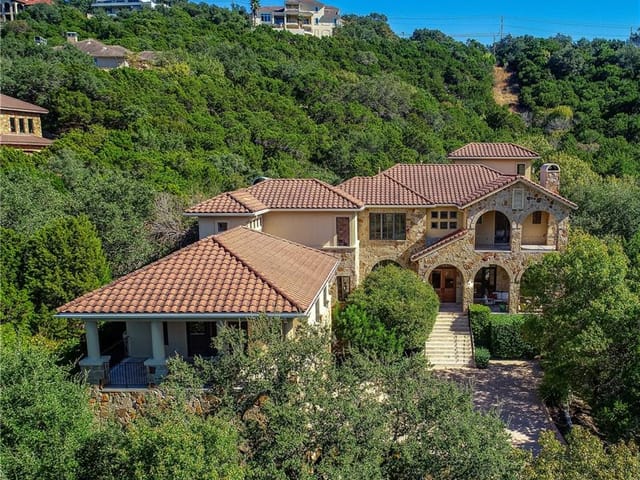 600 Logans LN