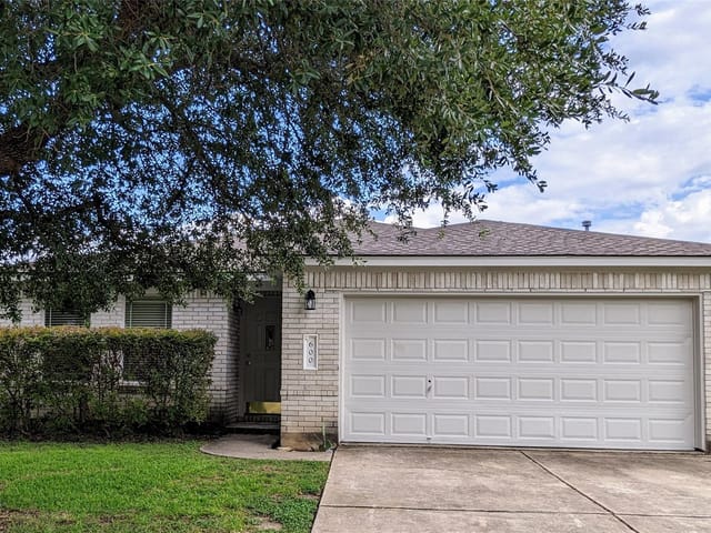600 McCarthur Dr