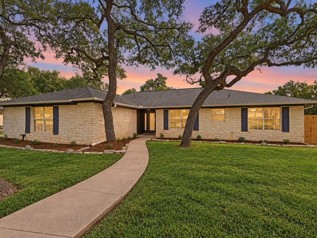 600 Meadow Oaks DR