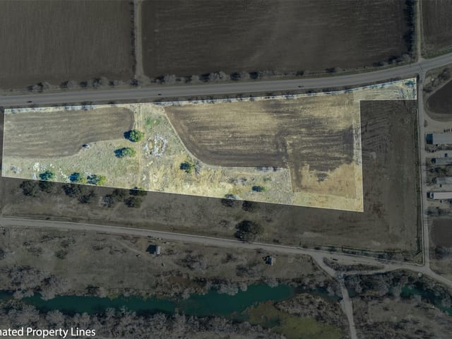 600 NW River RD