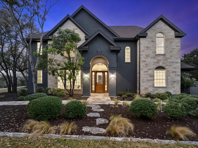 600 River Hills RD