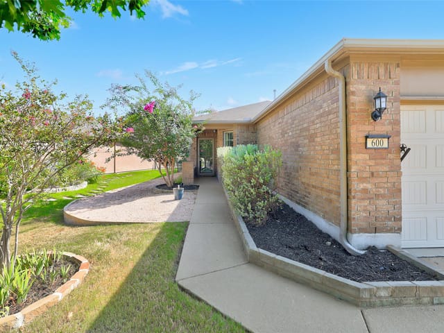600 Salado Creek LN