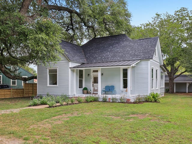 600 Short ST
