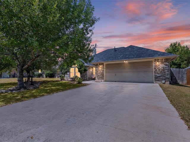 600 Silver Creek DR