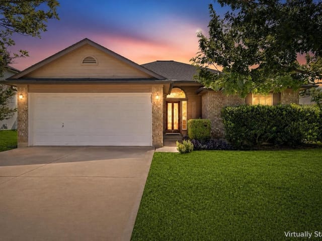 600 Sparkling Brook LN