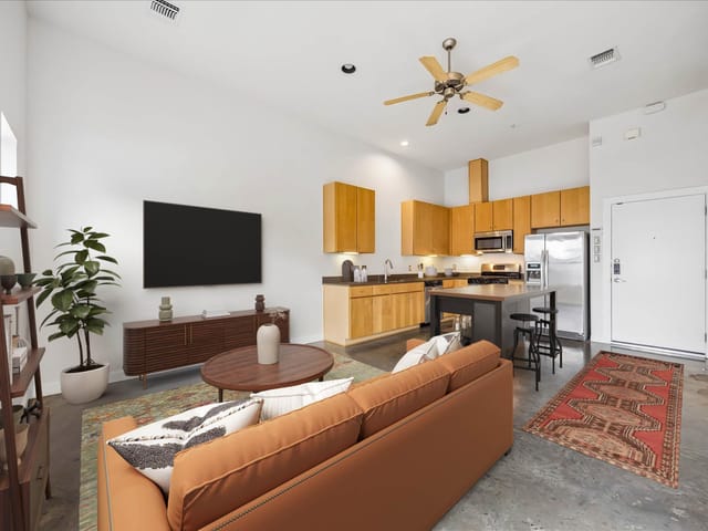 6000 S Congress Ave Unit #128
