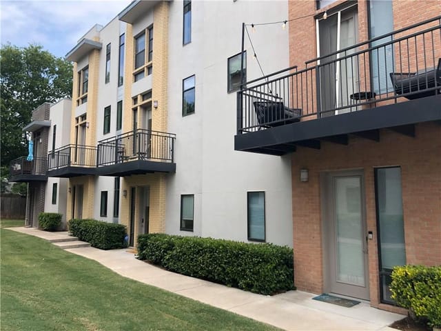 6000 S Congress Ave Unit #404