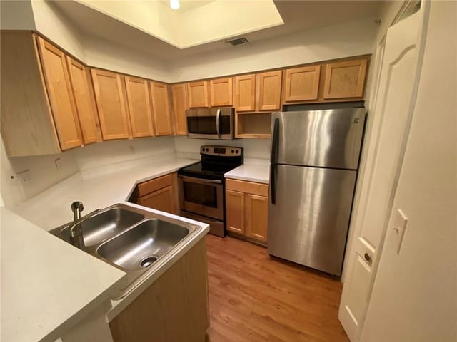6000 Shepherd Mountain CV Unit #1004
