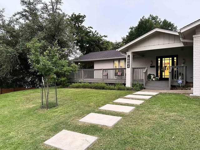 6004 Highland Hills Dr