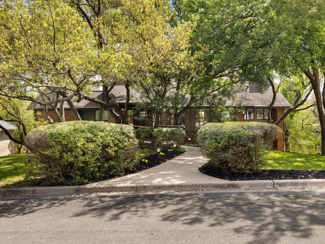6005 Bon Terra DR
