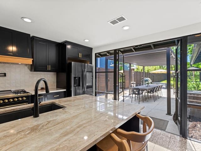 6009 Grover Ave
